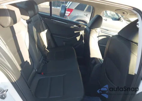 2016 Volkswagen Jetta 1.8T Sel from USA, damaged, VIN 3VWL17AJ1GM221606